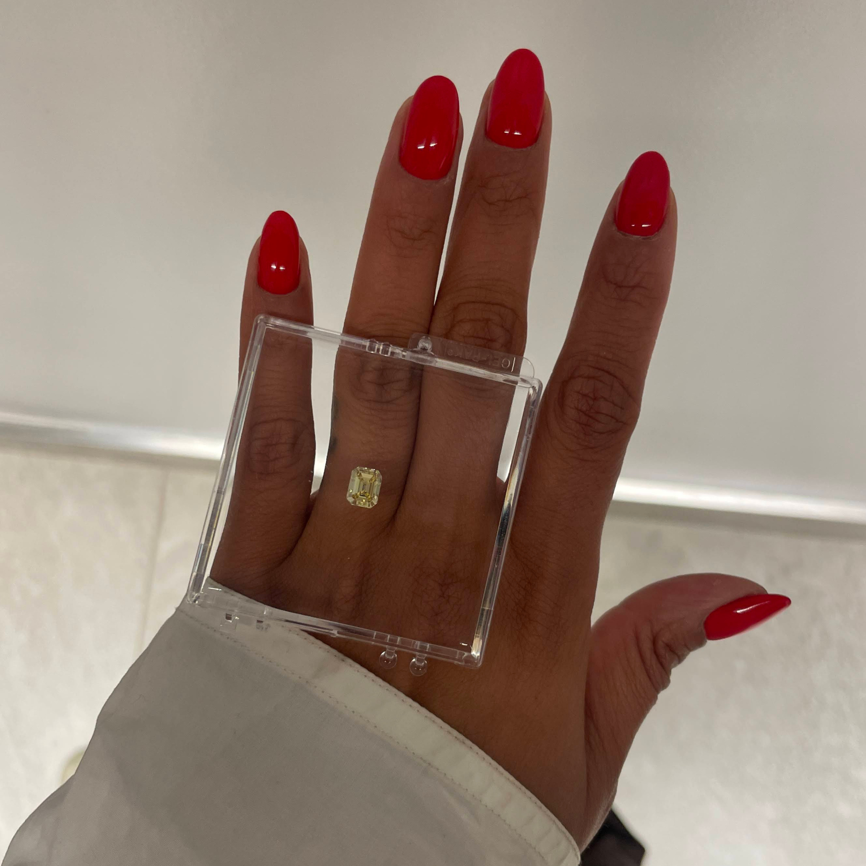 1.38 CRT FVY VS1 EMERALD CUT DIAMOND