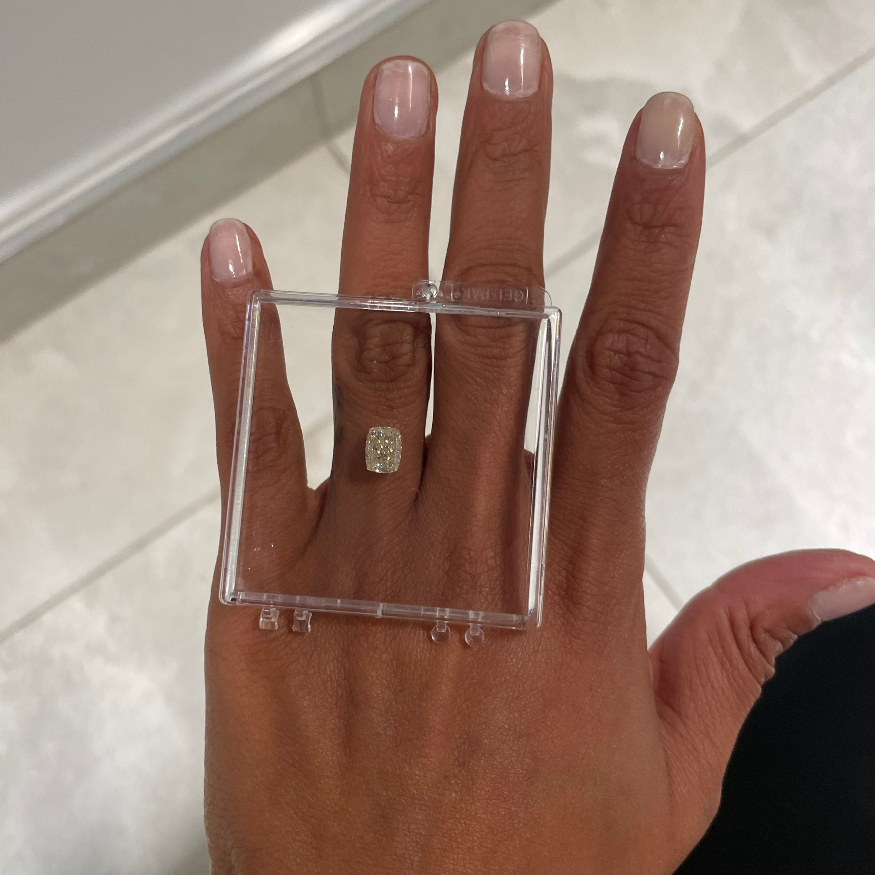 2.01 CRT UV VVS2 CUSHION CUT DIAMOND