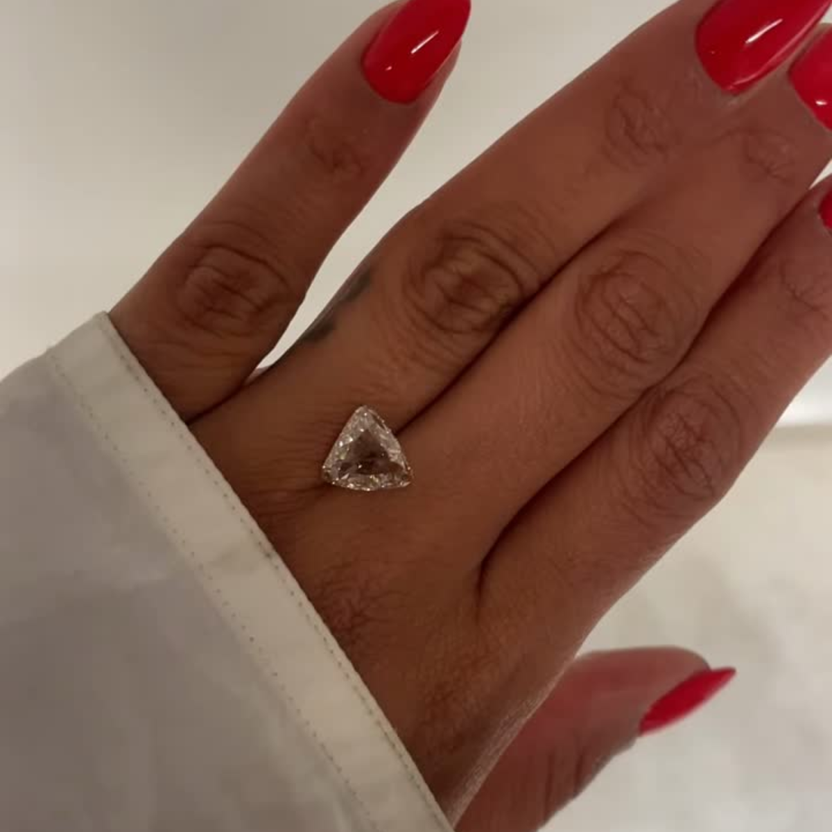AARYAH | 2.63 CRT YZ VS2 TRIANGULAR ROSE CUT DIAMOND