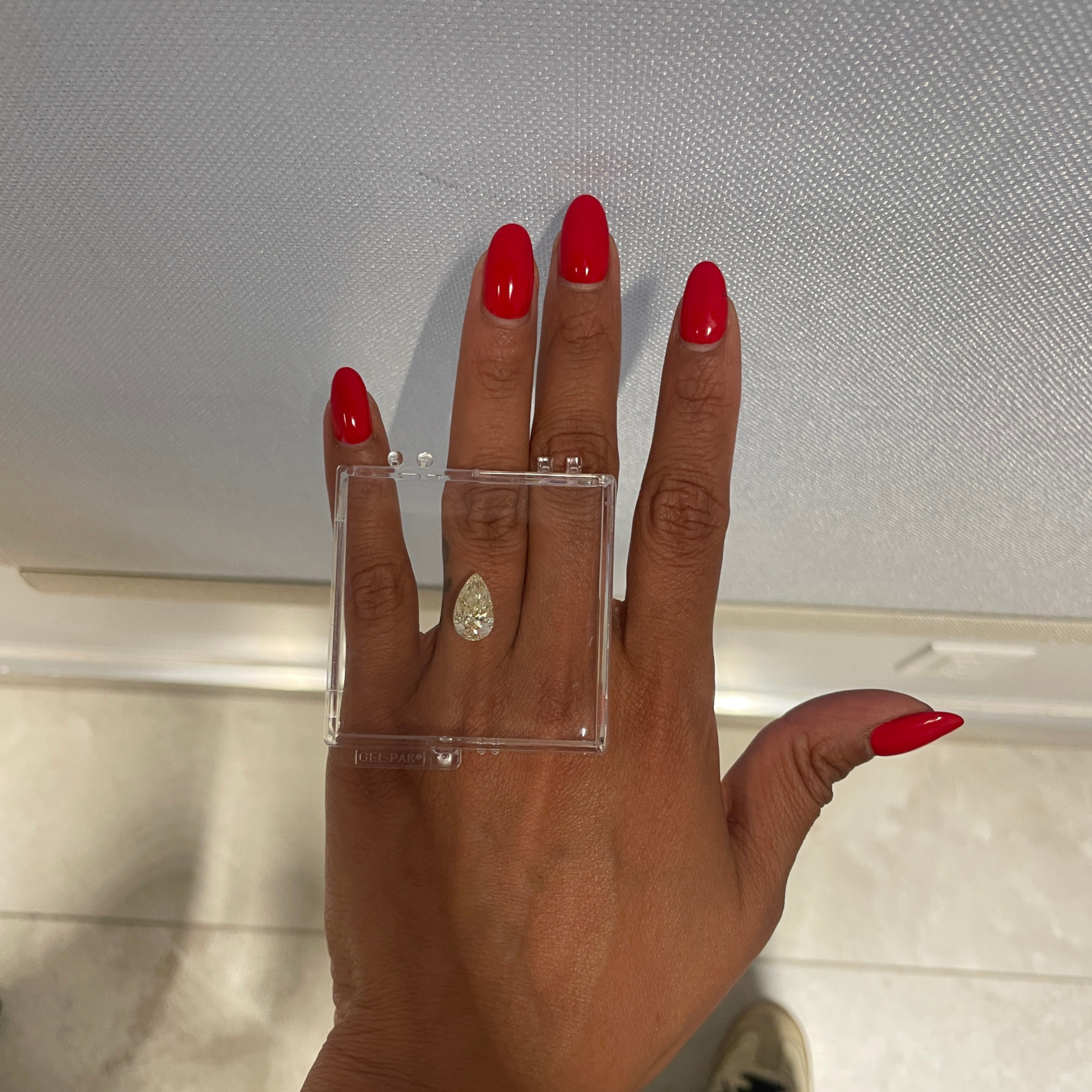 3.00 CRT FY SI2 PEAR CUT DIAMOND