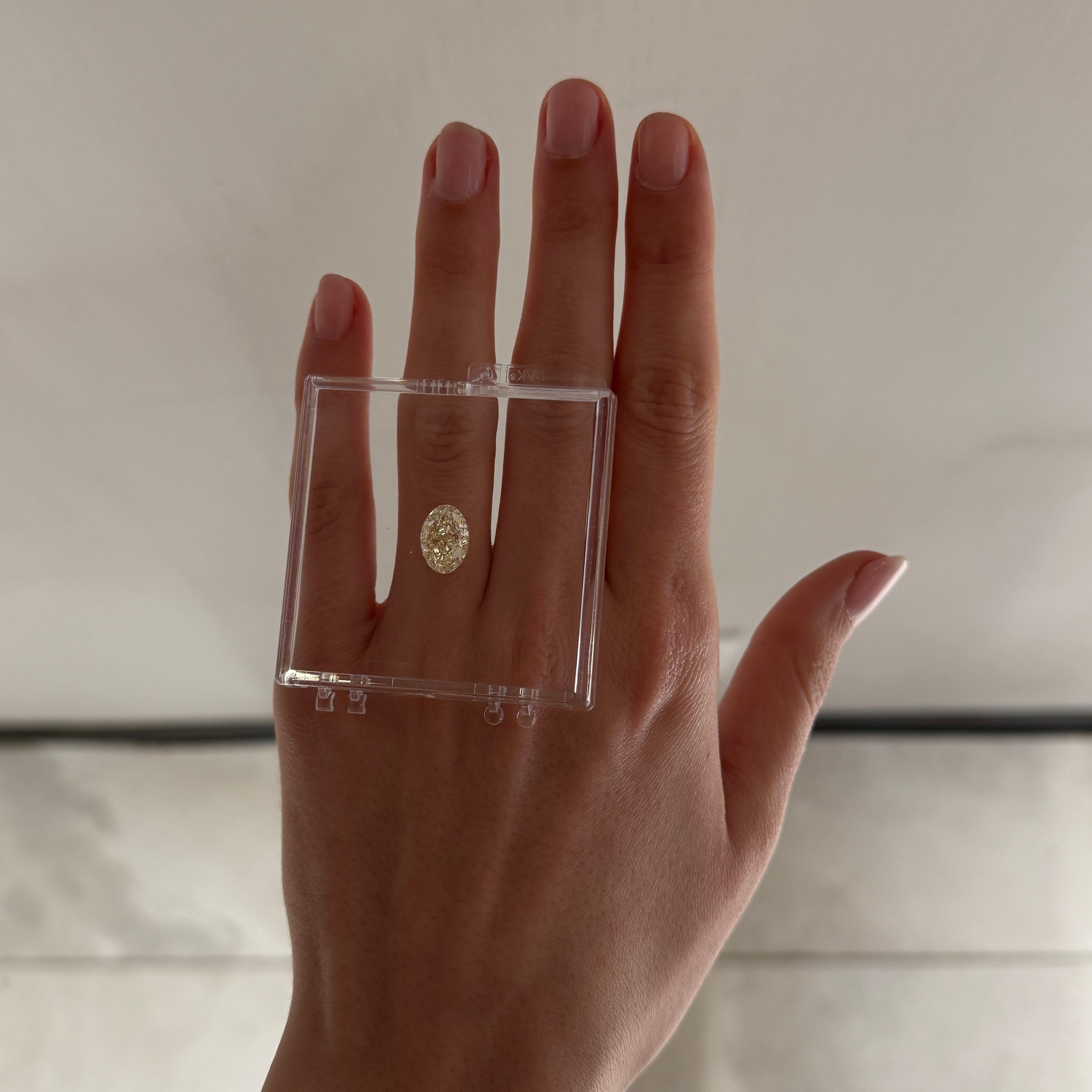 4.03 CRT UV VS1 OVAL CUT DIAMOND