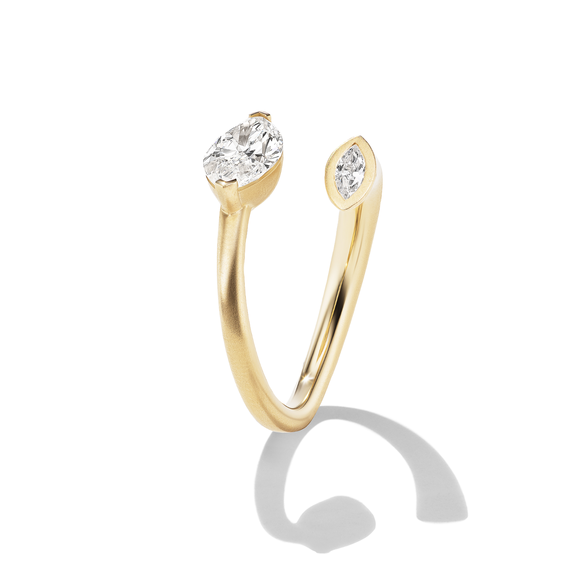 BB PRISCILLA WHITE DIAMOND PINKY RING
