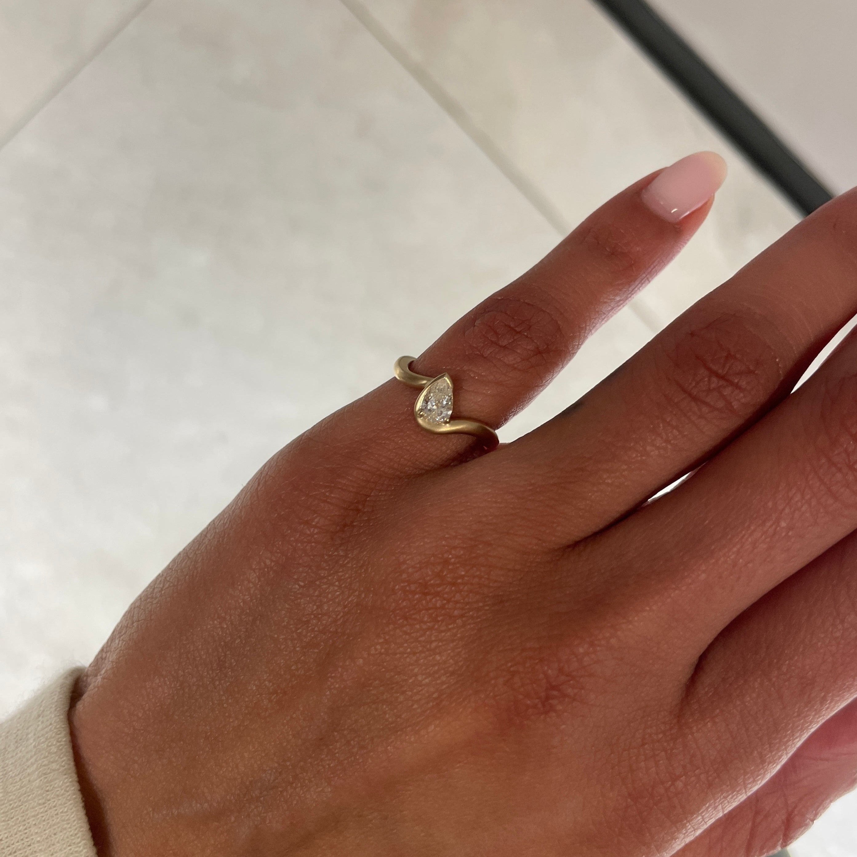 BB THELMA WHITE DIAMOND ON HAND, 14k Yellow Gold