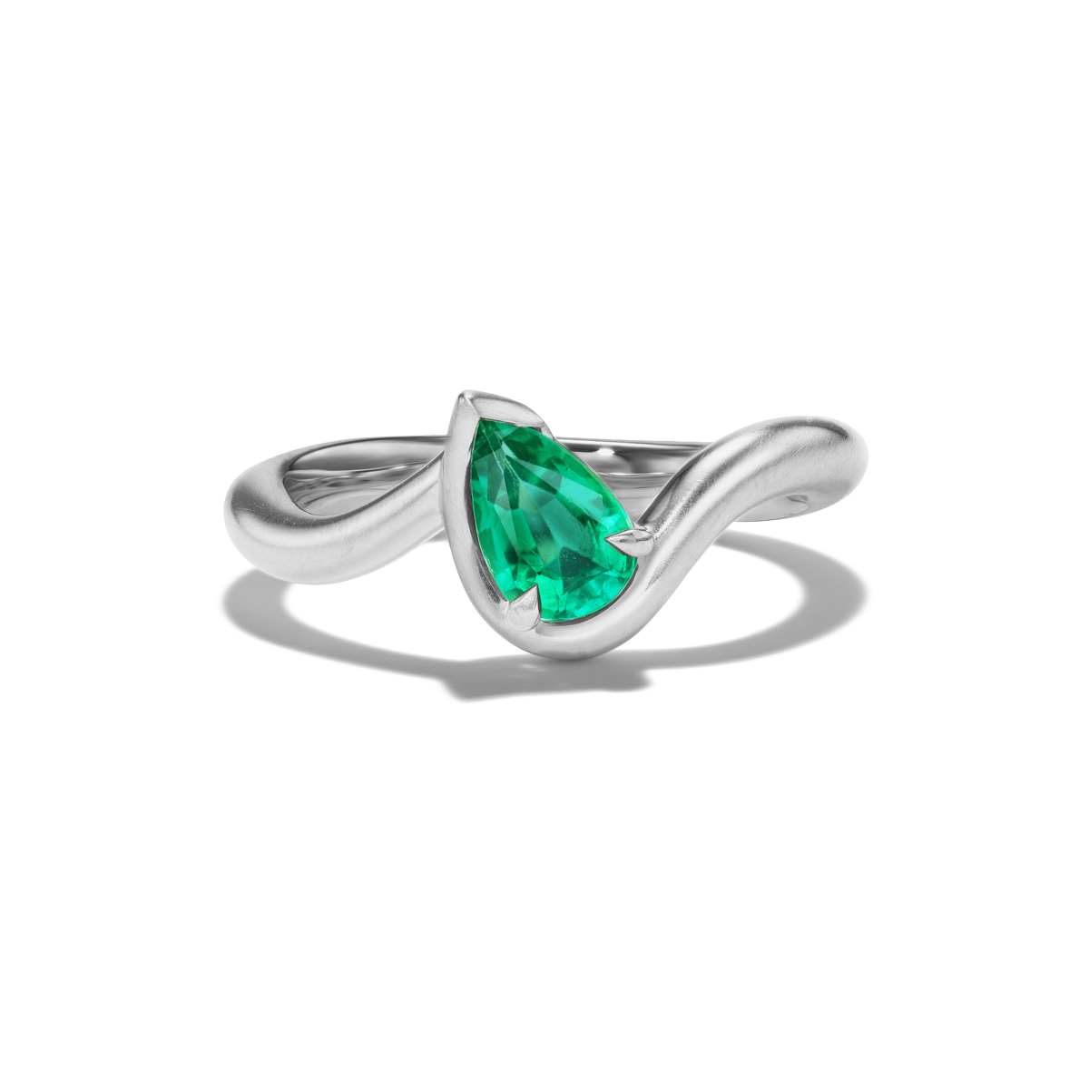 BB THELMA EMERALD GEMSTONE PINKY RING, in white gold