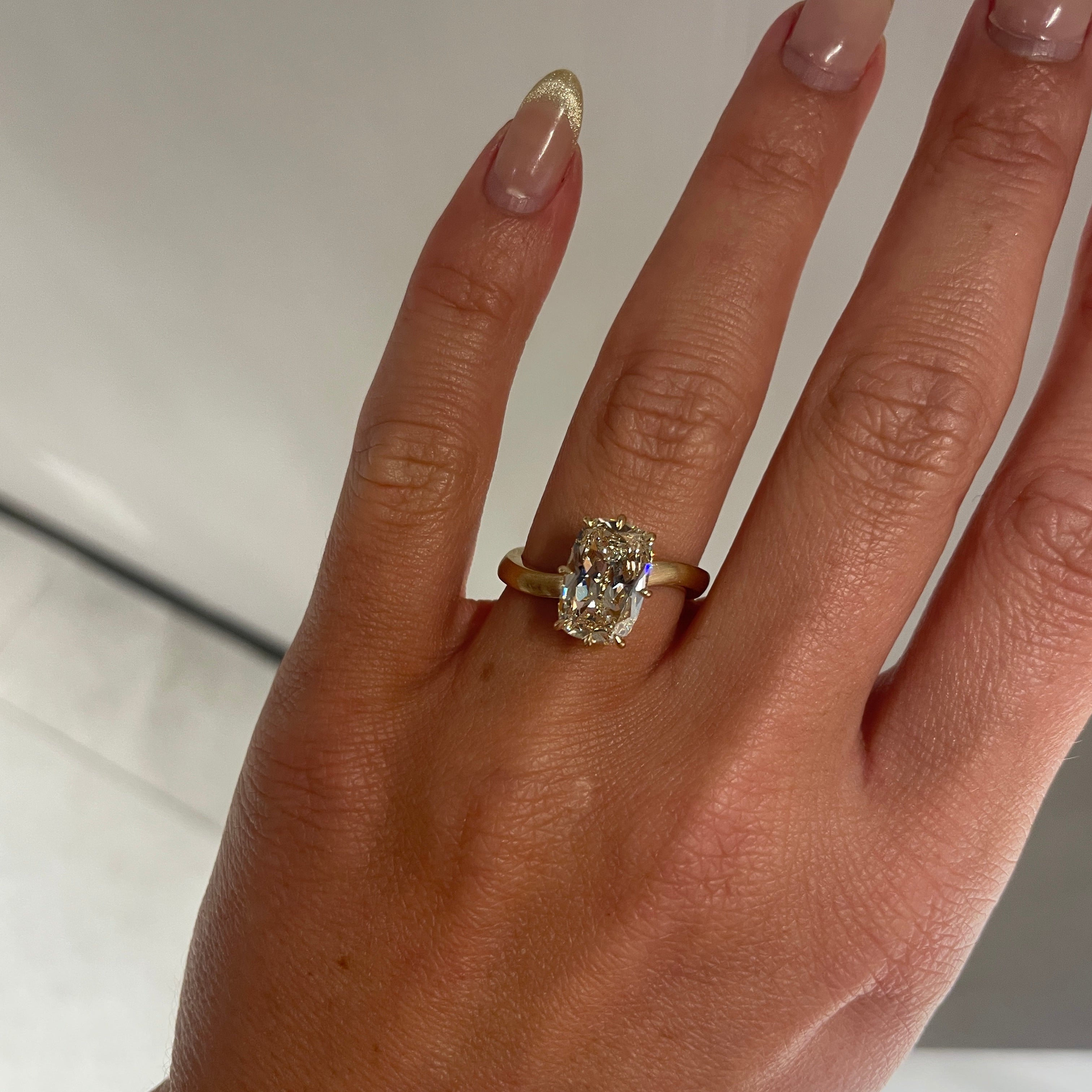 BESPOKE CUSHION DAPHNE RING