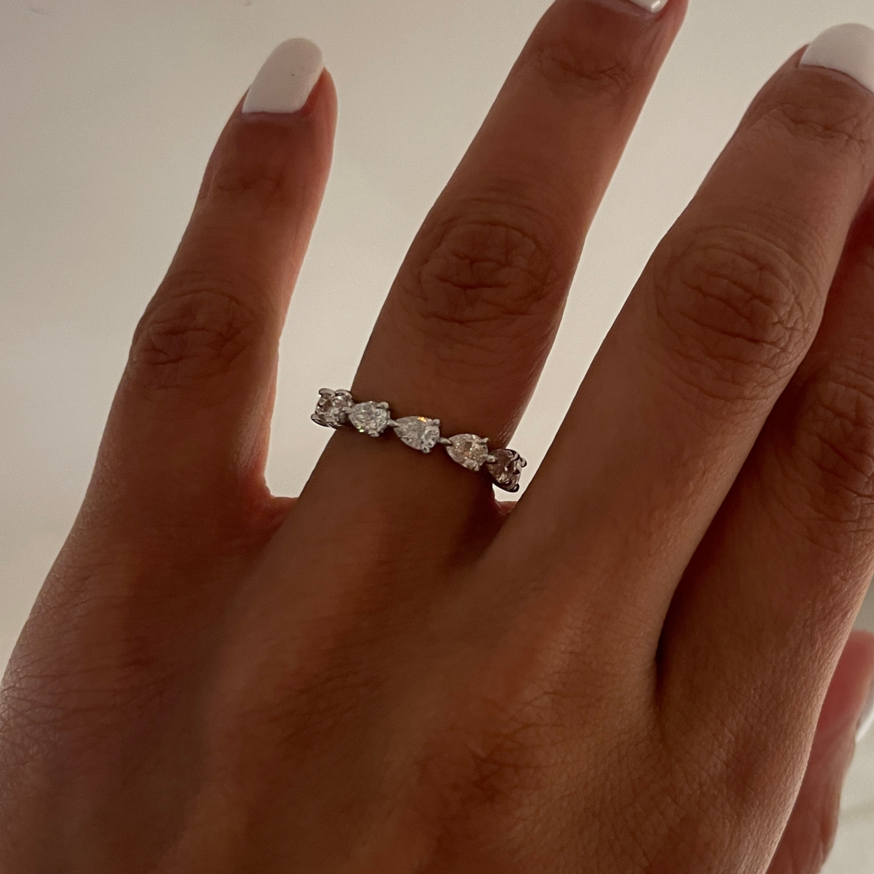BESPOKE EAST-WEST PEAR AIRA BAND