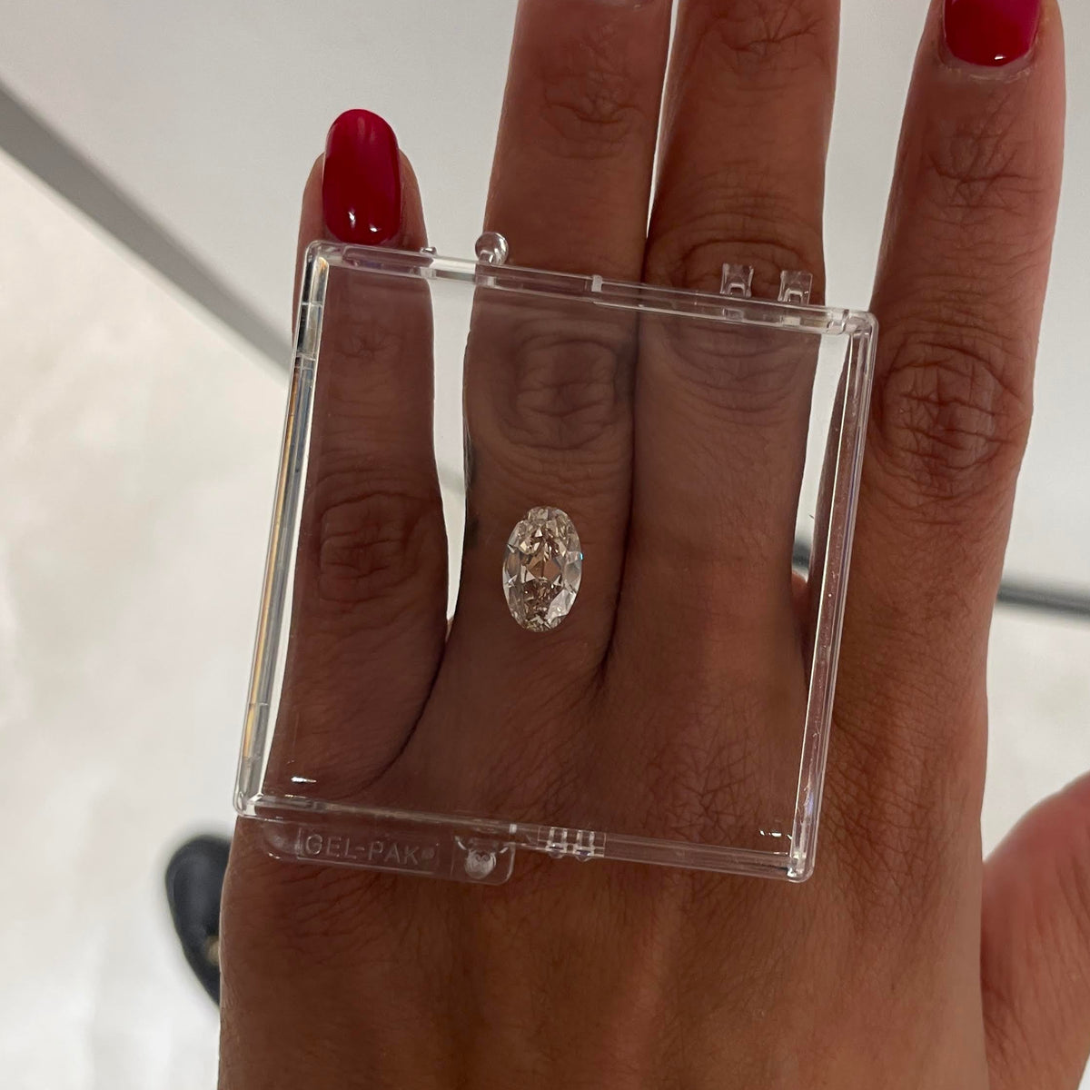 3.00 CRT UV SI1 OVAL BRILLIANT CUT DIAMOND