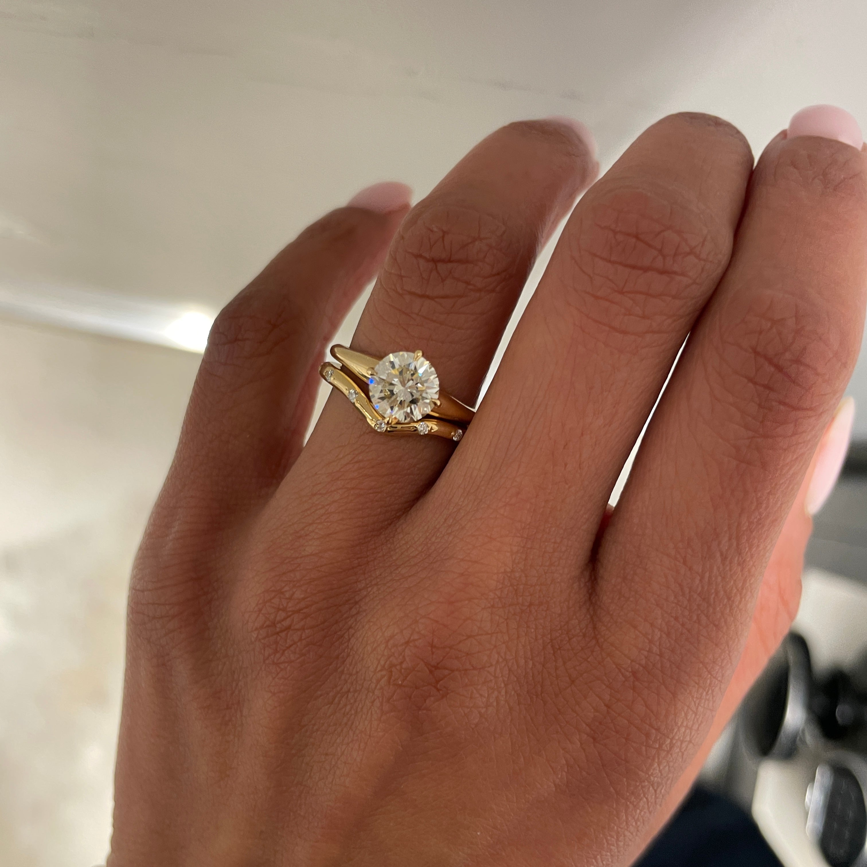 MAE 1.51 ROUND engagement ring with iris wedding band stack