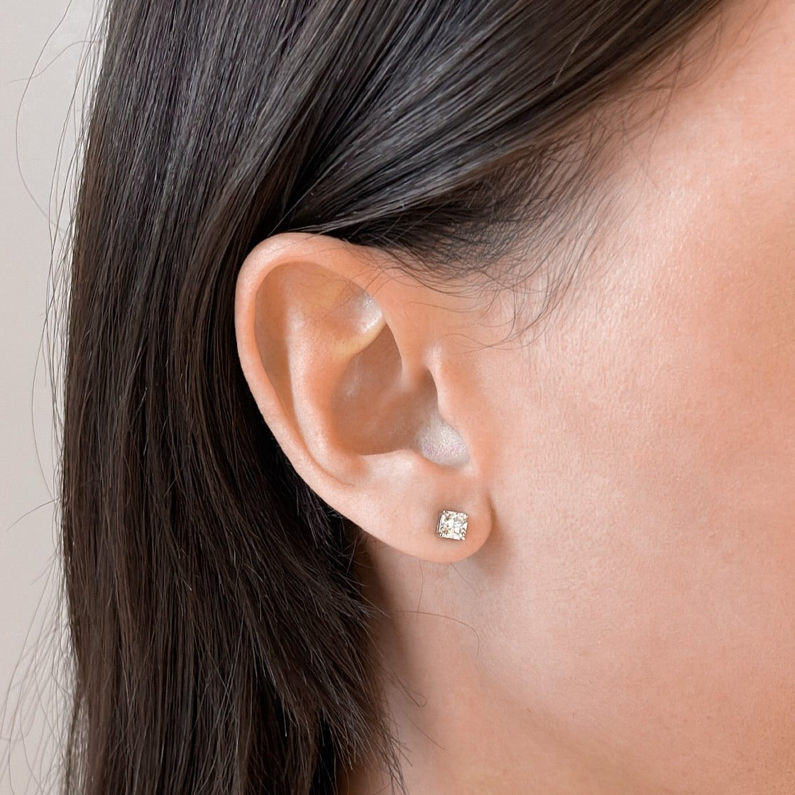 MONA 0.84CRT DIAMOND STUDS