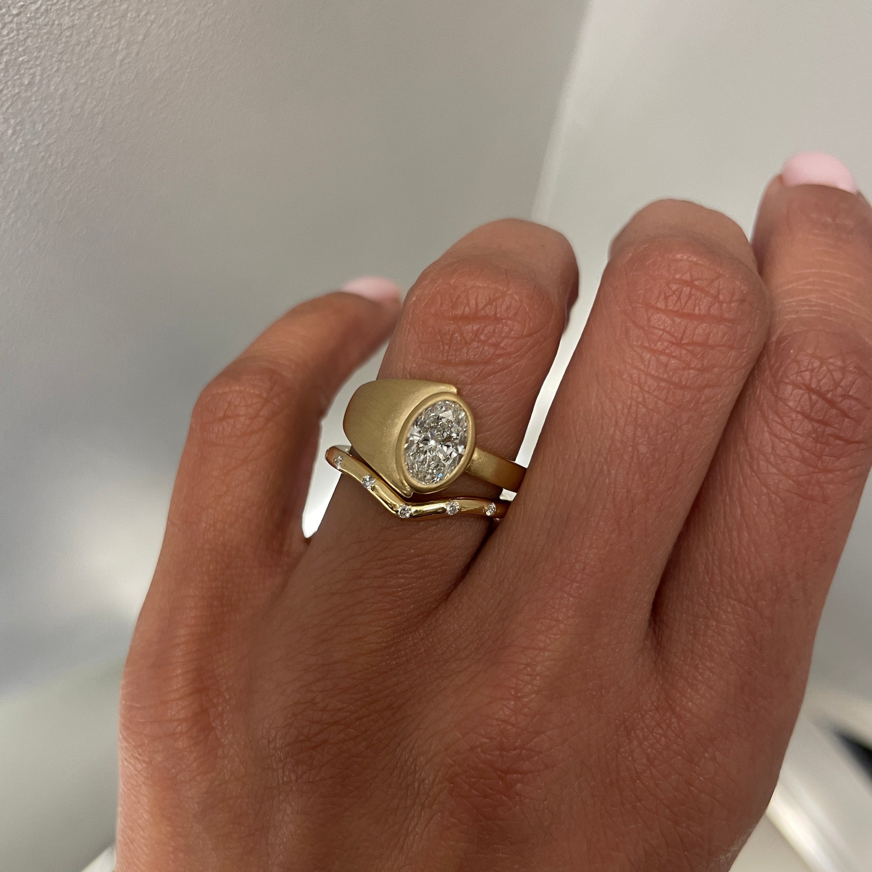 VEDA 1.20 engagement ring + IRIS Wedding Band Stack