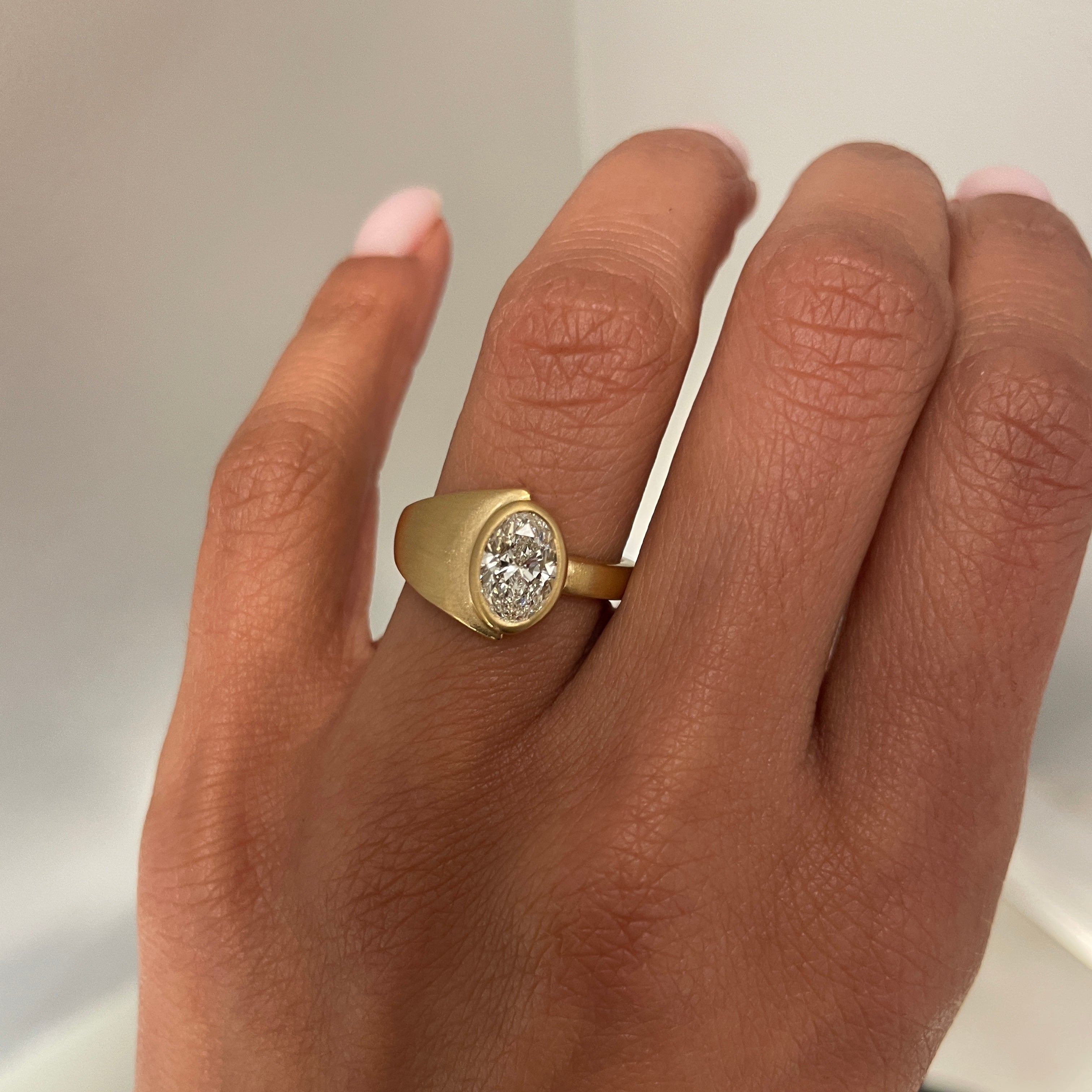 VEDA 1.20 engagement ring on hand