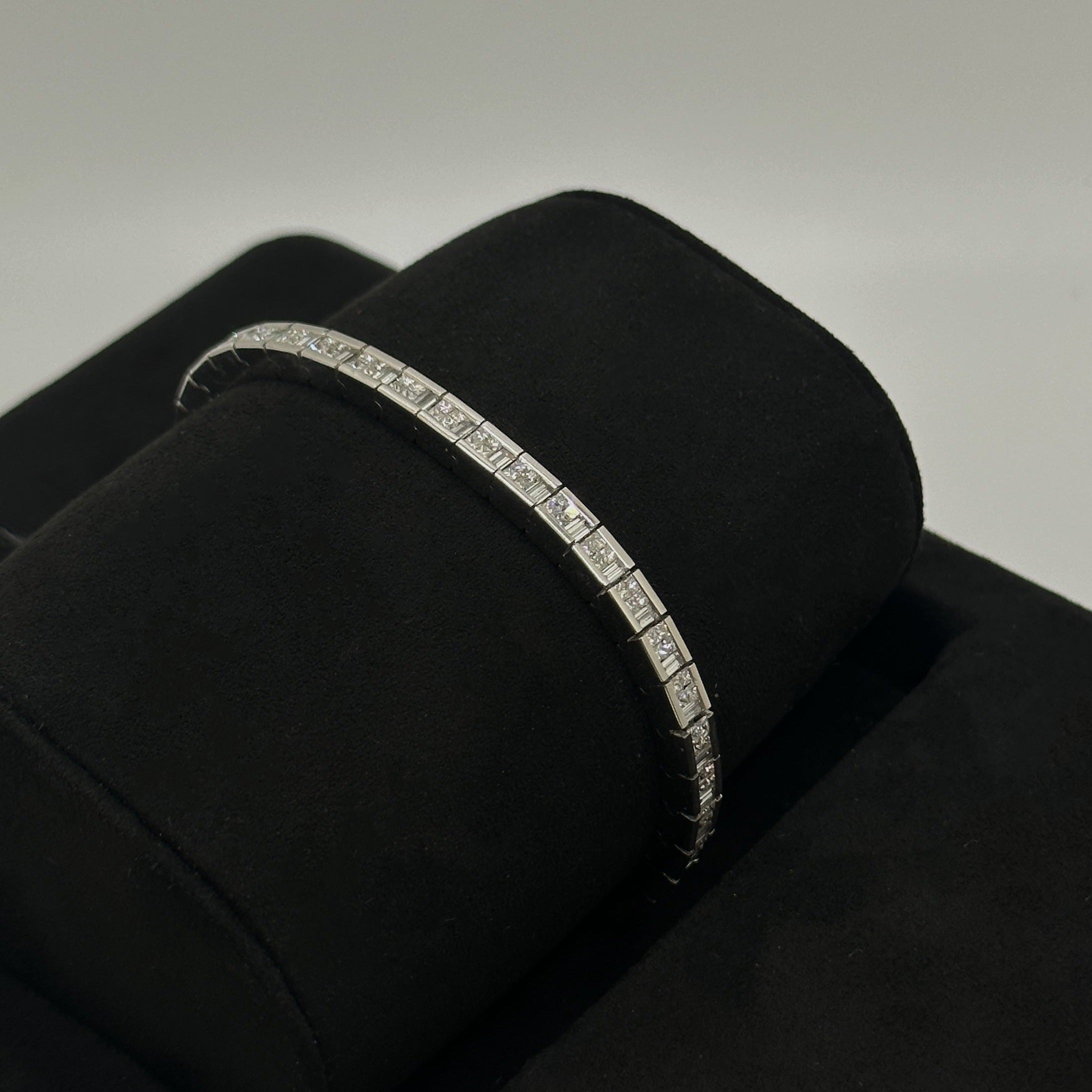 ALYCIA 4.37 CRTS TENNIS BRACELET