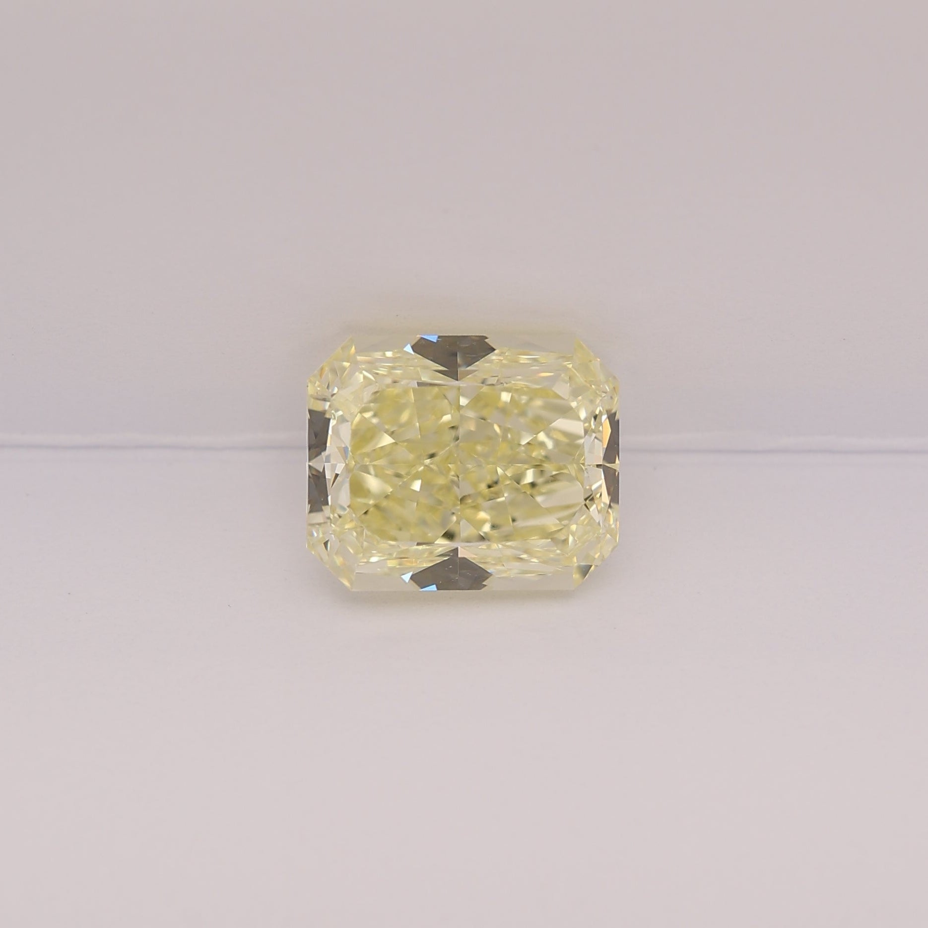 3.16 CRT Y-Z VS1 RADIANT CUT DIAMOND