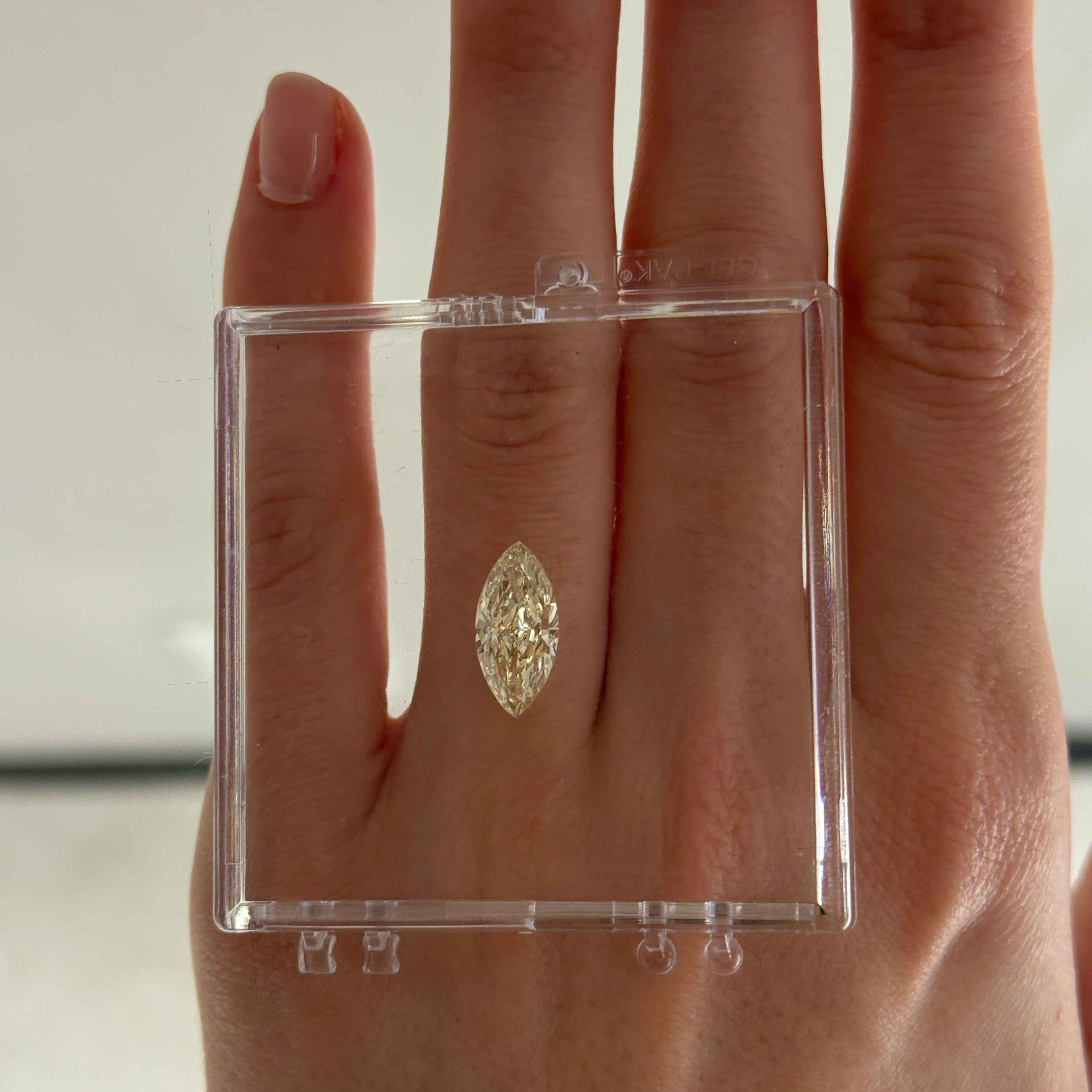 3.21 UV VVS1 MARQUISE CUT DIAMOND