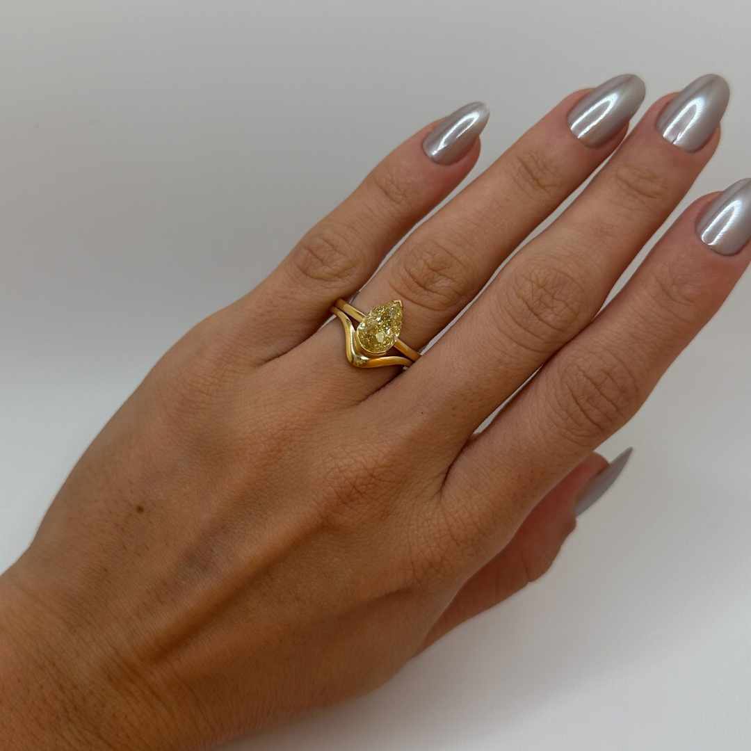 *NEW* DEVA Weeding Gold Band