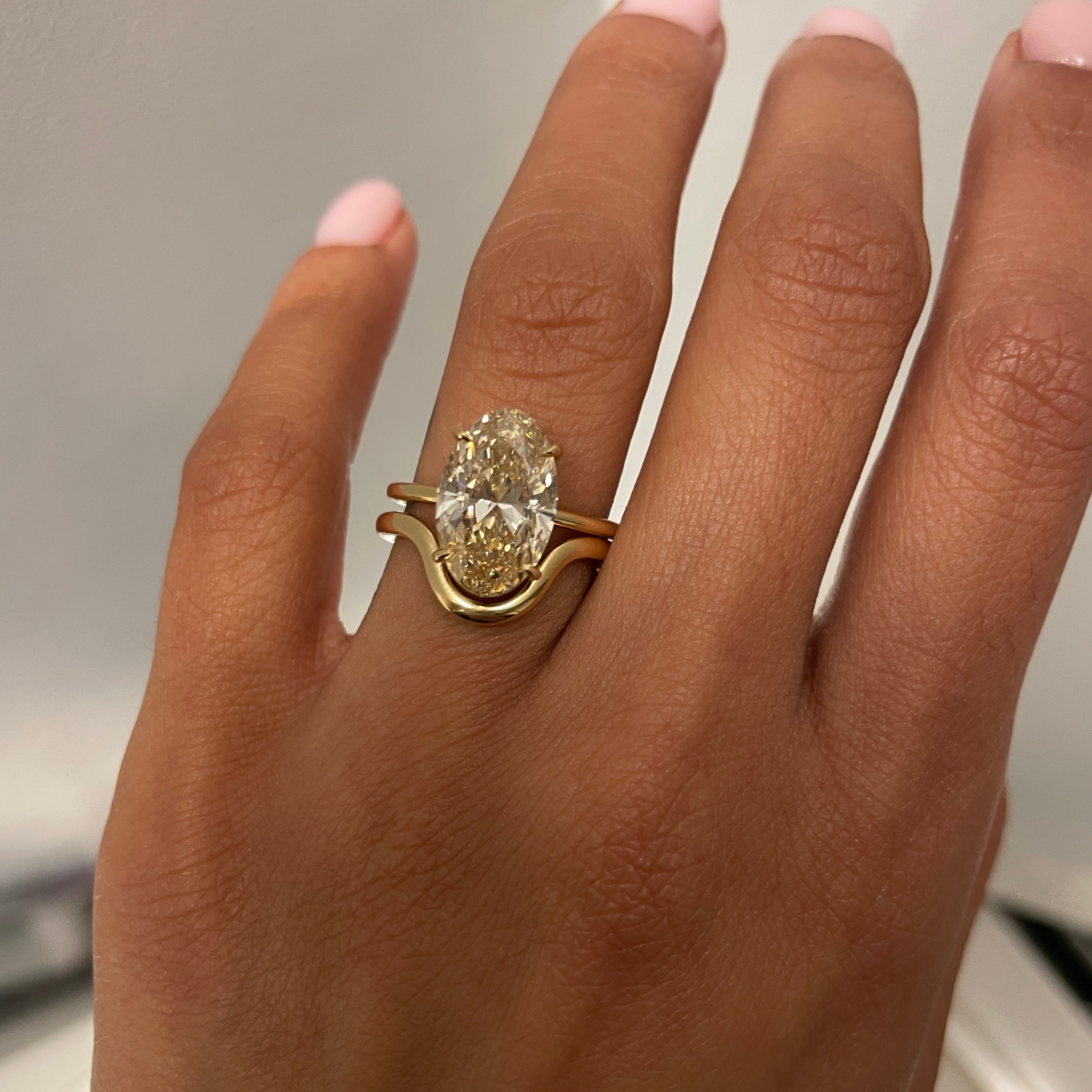 ALINA 4.02 paired with Leila band