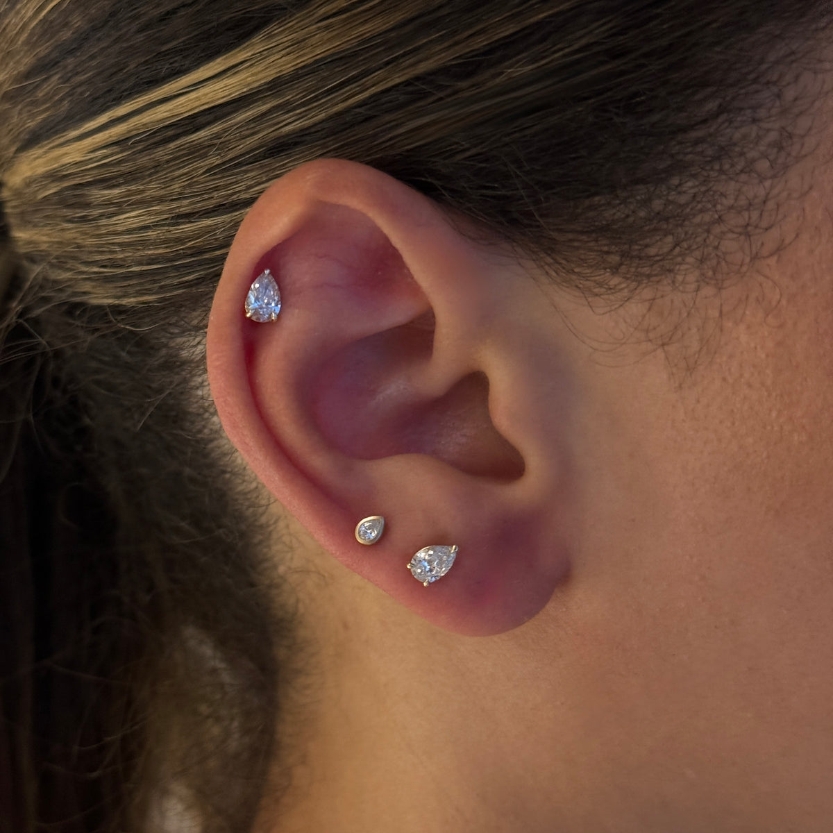 LENNOX WHITE DIAMOND STUDS