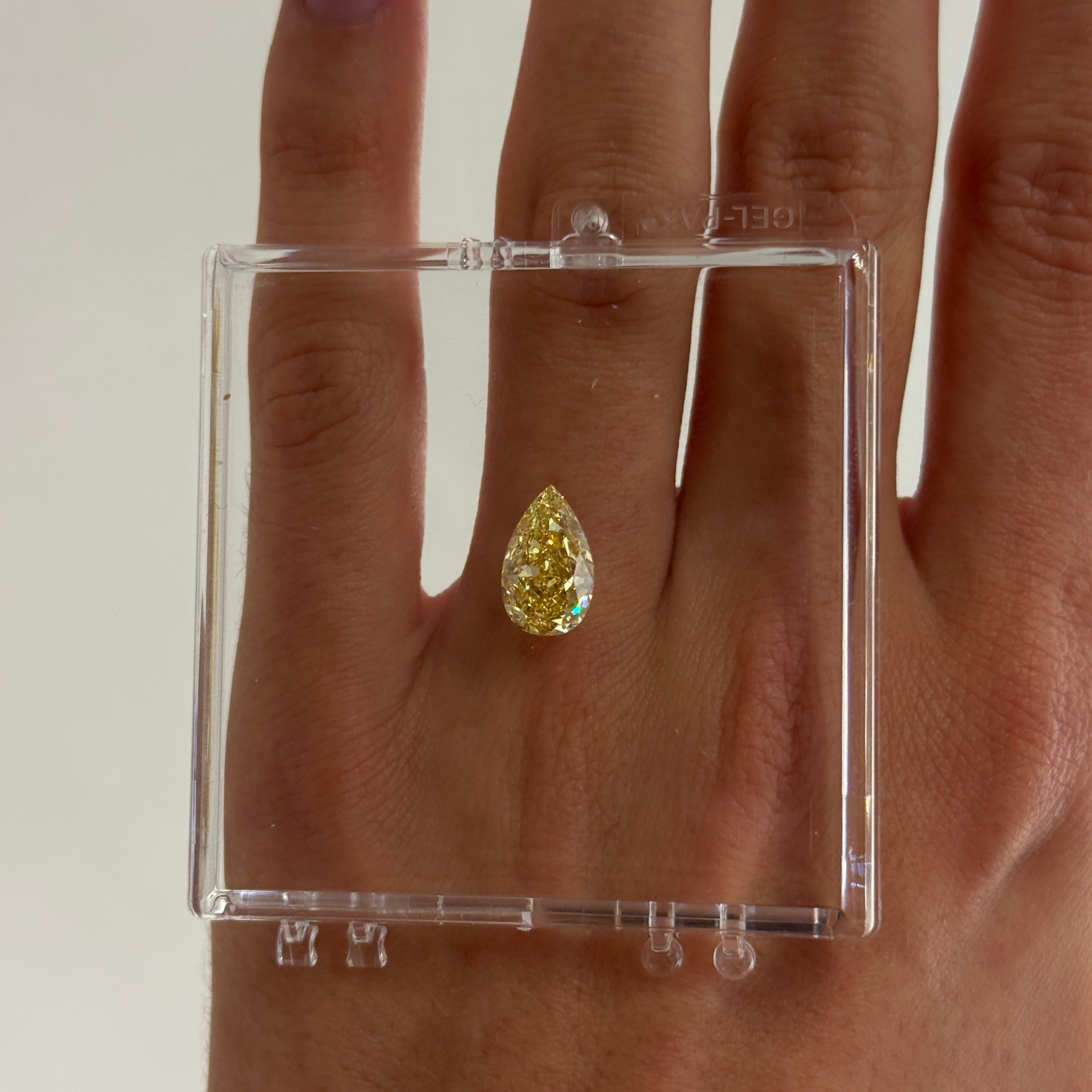 3.02 CRT FVY VVS1 PEAR CUT DIAMOND