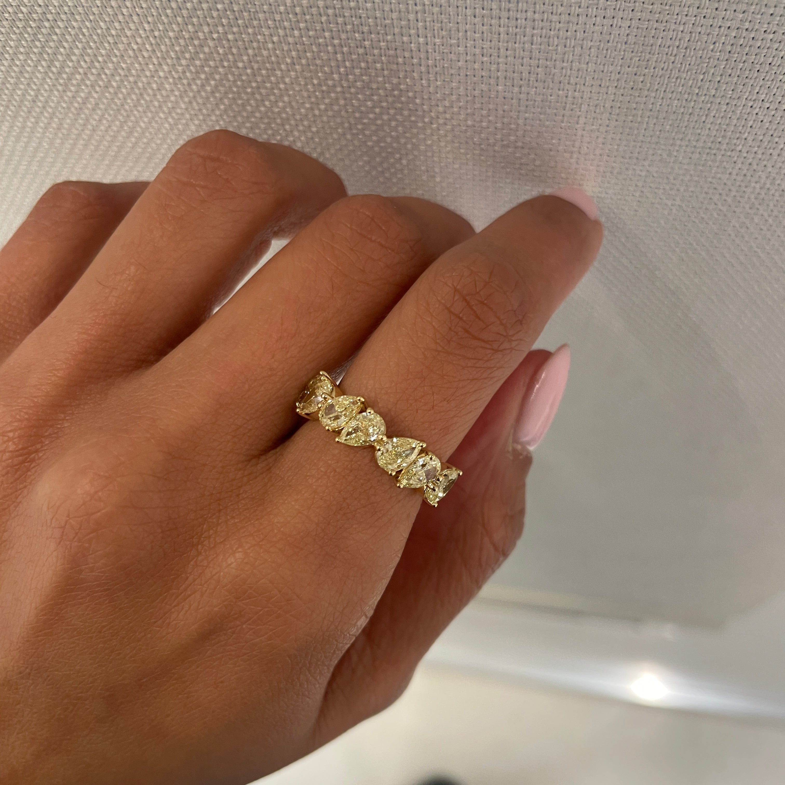 AARYAH | ANASTASIA ZIG ZAG YELLOW PEAR WEDDING BAND