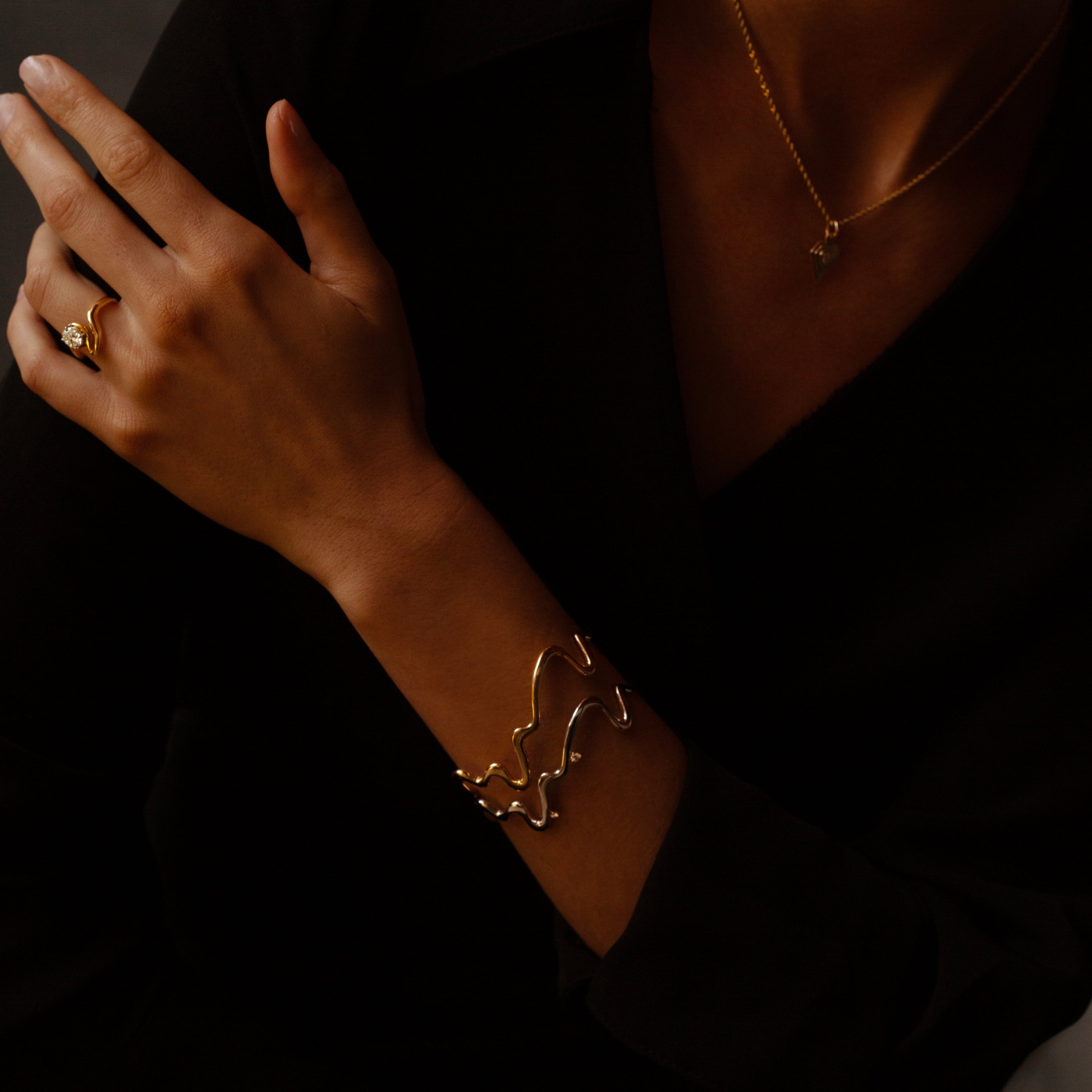 AARYAH | Soma Diamond Hinge Bangle