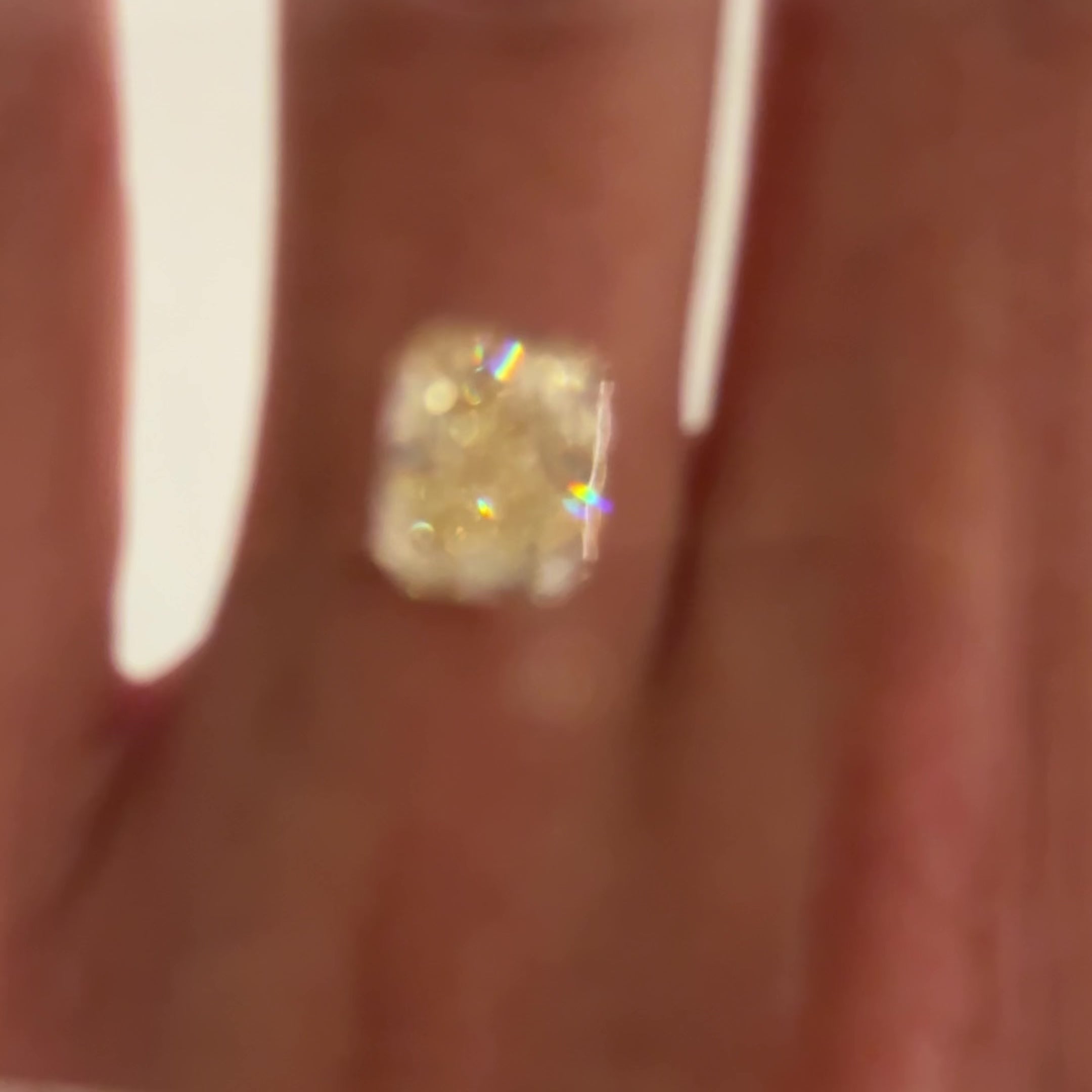 AARYAH | 3.16 CRT Y-Z VS1 RADIANT CUT DIAMOND