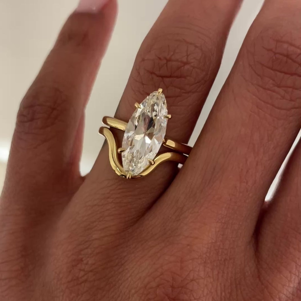 KAT 3.28 Engagement Ring + LEILA Wedding Band, Details