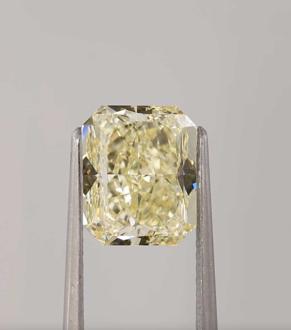 3.16 CRT Y-Z VS1 RADIANT CUT DIAMOND