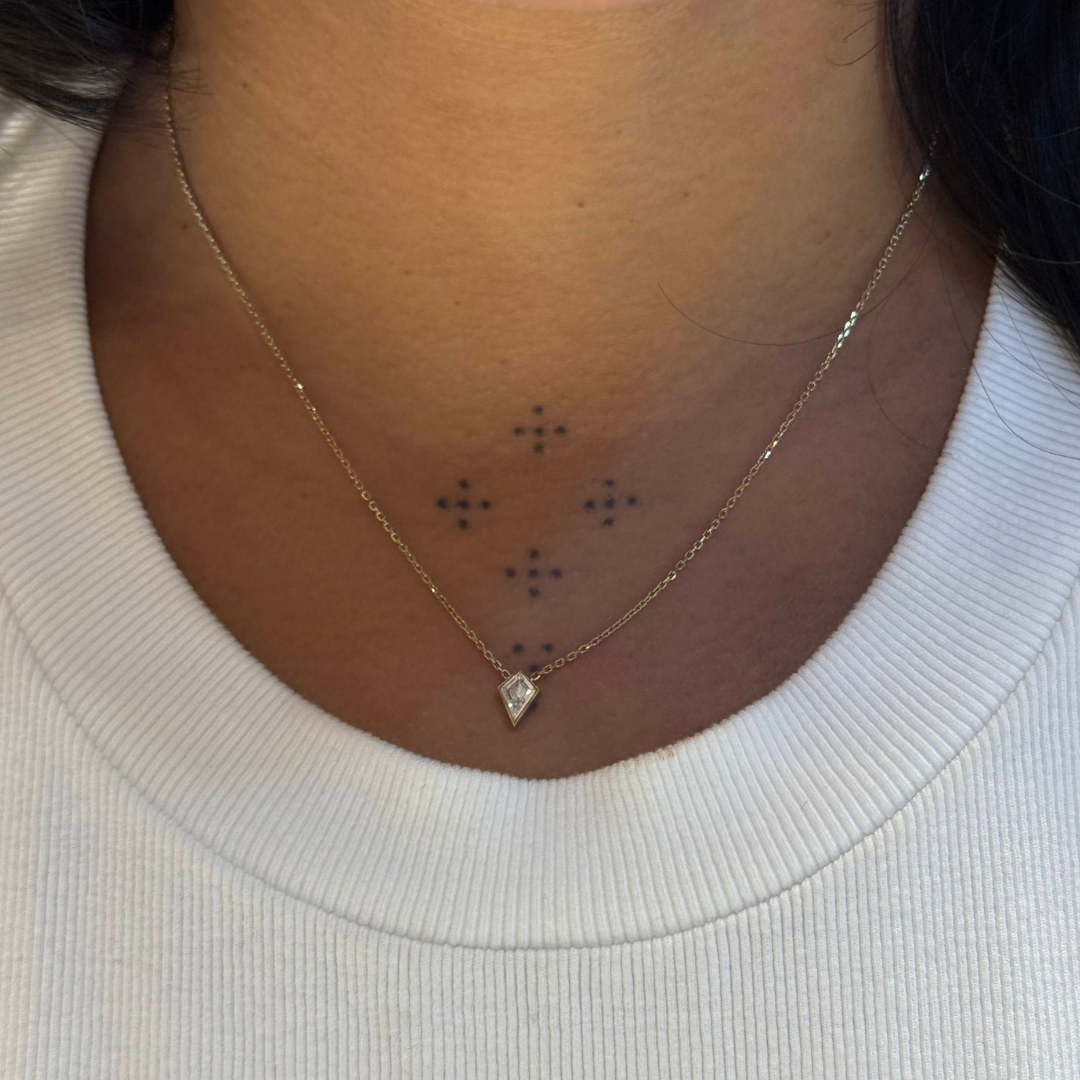 KELIS 14KT YG BEZEL KITE NECKLACE