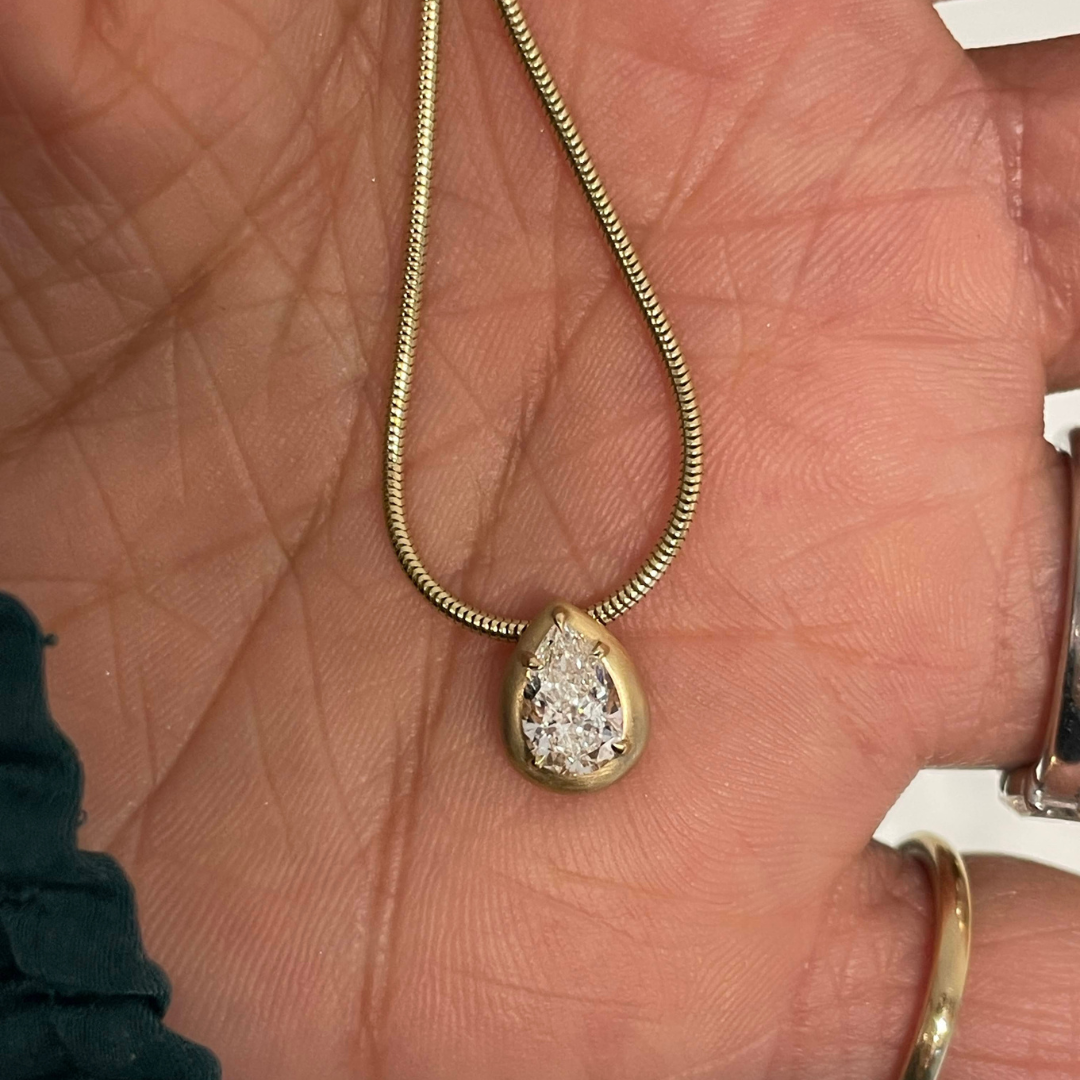 BB KYRAH WHITE DIAMOND PEAR PENDANT NECKLACE