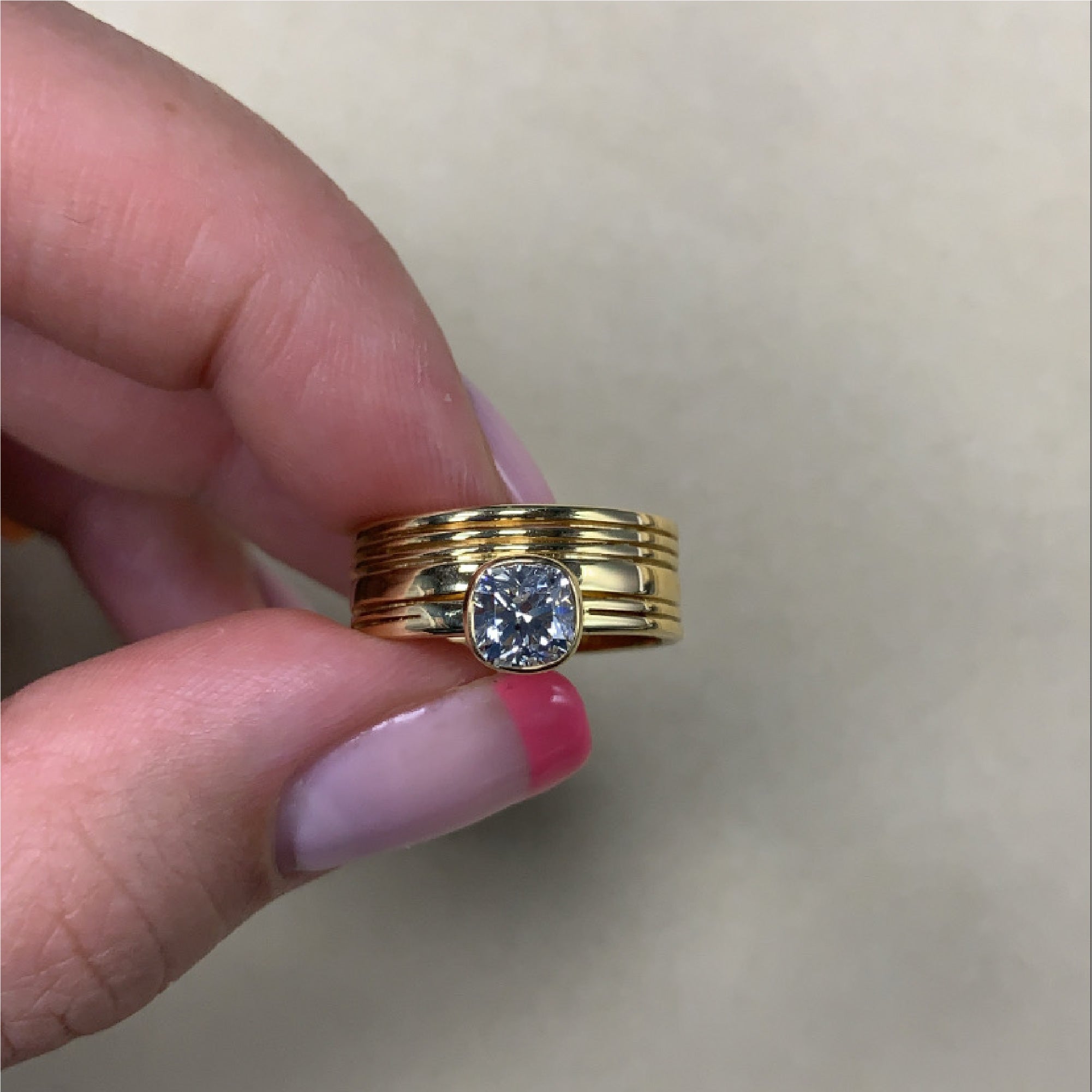 mikoハウスリング AARYAH | MIKO Stacked Bezel Set Diamond Ring